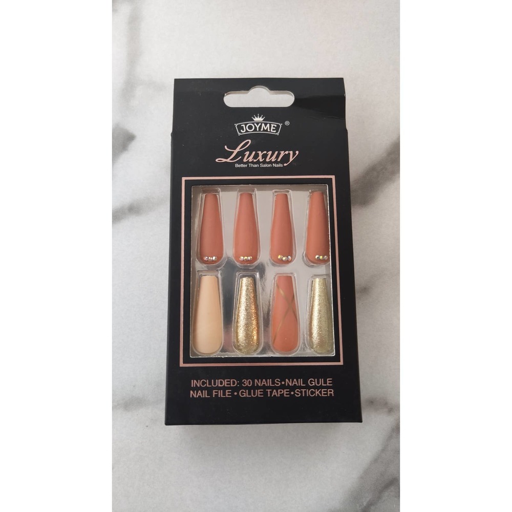 Press on nails with rhinestones